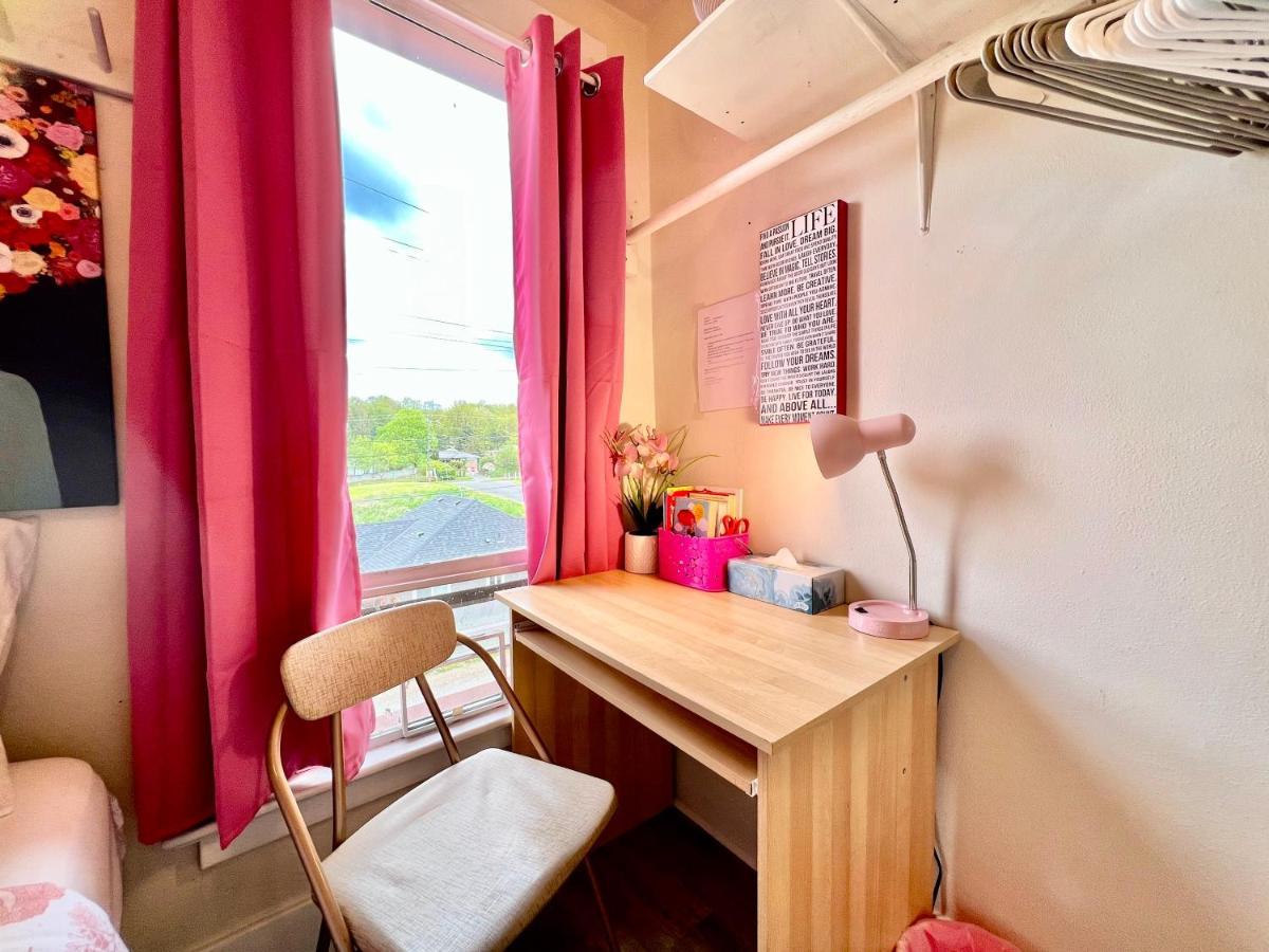 Private Room Tiny With Shared Bathroom Near Seatac Airport And Downtown ซีแอตเทิล ภายนอก รูปภาพ