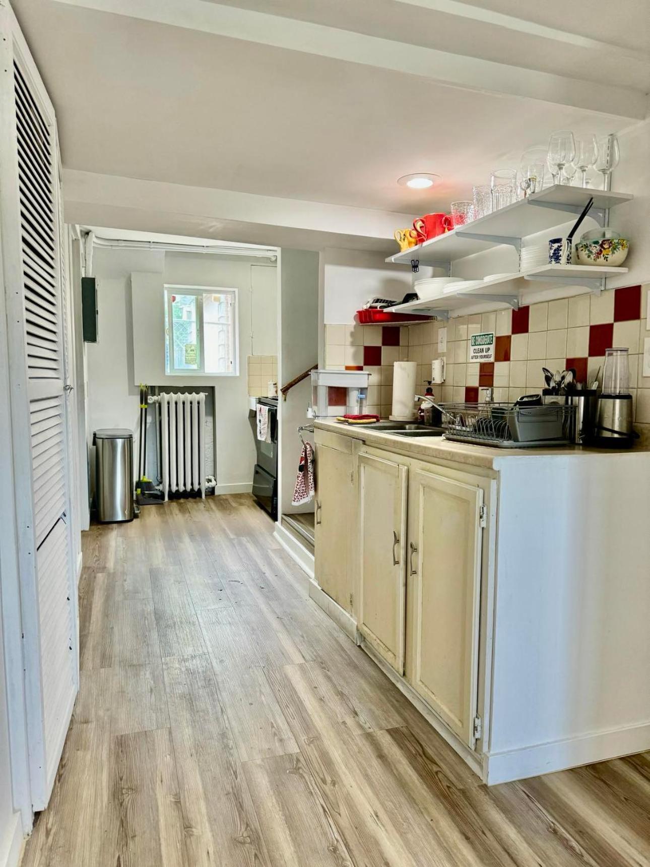 Private Room Tiny With Shared Bathroom Near Seatac Airport And Downtown ซีแอตเทิล ภายนอก รูปภาพ